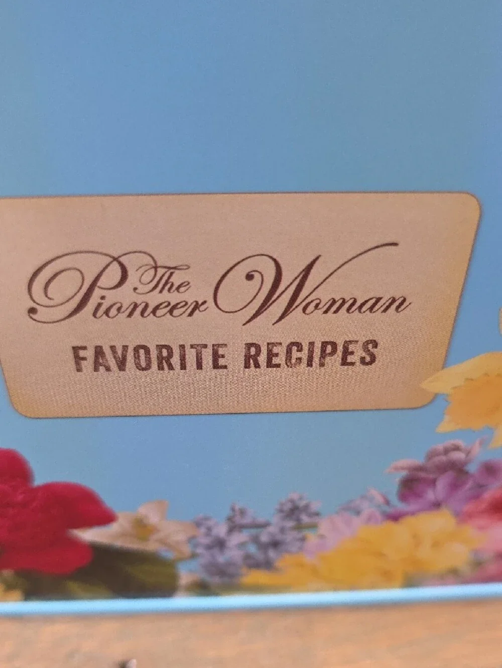 The Pioneer Woman Favorite Receipes - Blue Floral Recipe Tin w/ Recipe Cards